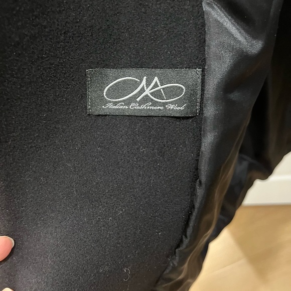 Coat - Picture 5 of 9